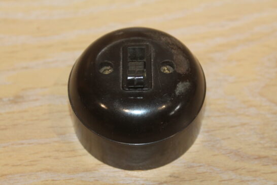 Bakeliit lambi lüliti