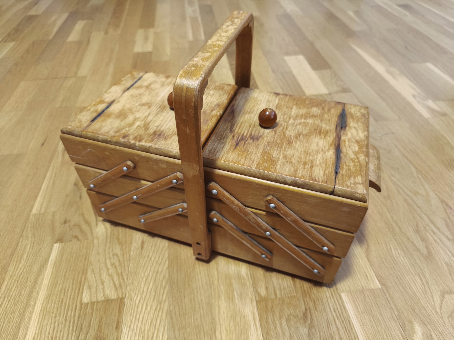 Käsitöökast koos tarvetega